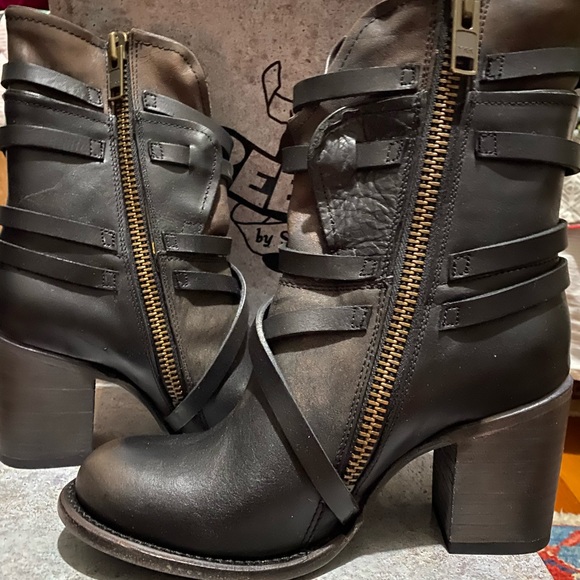 Freebird Baker Boots - NEW! - Picture 5 of 5